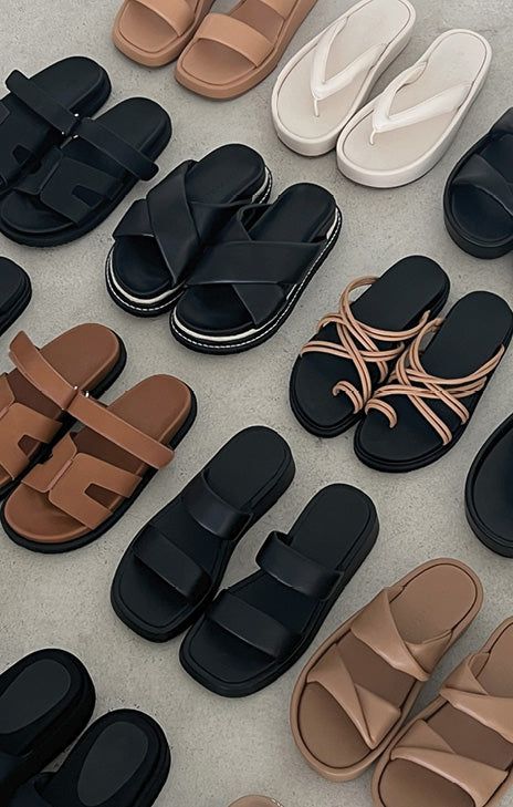 Trendy Shoes For Women Sandals, Trendy Heels For Women, Palm Slippers, Palm Shoes, Sliders Shoes, Classy Sandals, Female Slippers, Open Shoes, Trendy Slippers