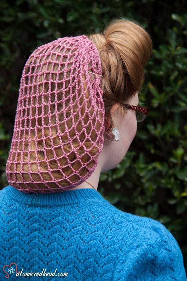 Vintage Must Have: Snood | Atomic Redhead Snood Hairstyles, Vintage Hair Styles, Hair Snood, Mushroom Hair, Rockabilly Hair, Hair Nets, Ponytail Hat, Baby Hair Clips, Happy Hair