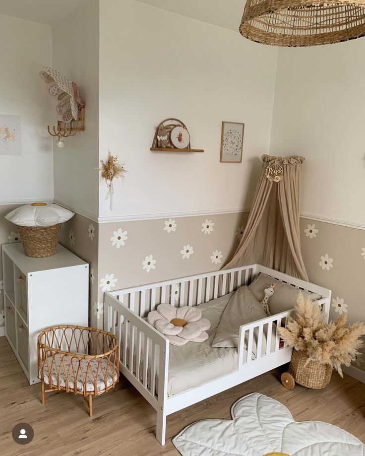 a baby's room is decorated in neutral colors