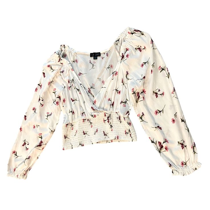 Soft Fabric Flowered Blouse. Color White With Flower Print. Casual White Tops With Ditsy Floral Print, Casual White Top With Ditsy Floral Print, Fitted Ditsy Floral Print Tops For Spring, Casual White Blouse With Ditsy Floral Print, Spring Ditsy Floral Print V-neck Tops, White Ditsy Floral Print Blouse For Day Out, Spring V-neck Ditsy Floral Print Tops, Spring Floral Print V-neck Blouse, Feminine Floral Print Tops For Spring