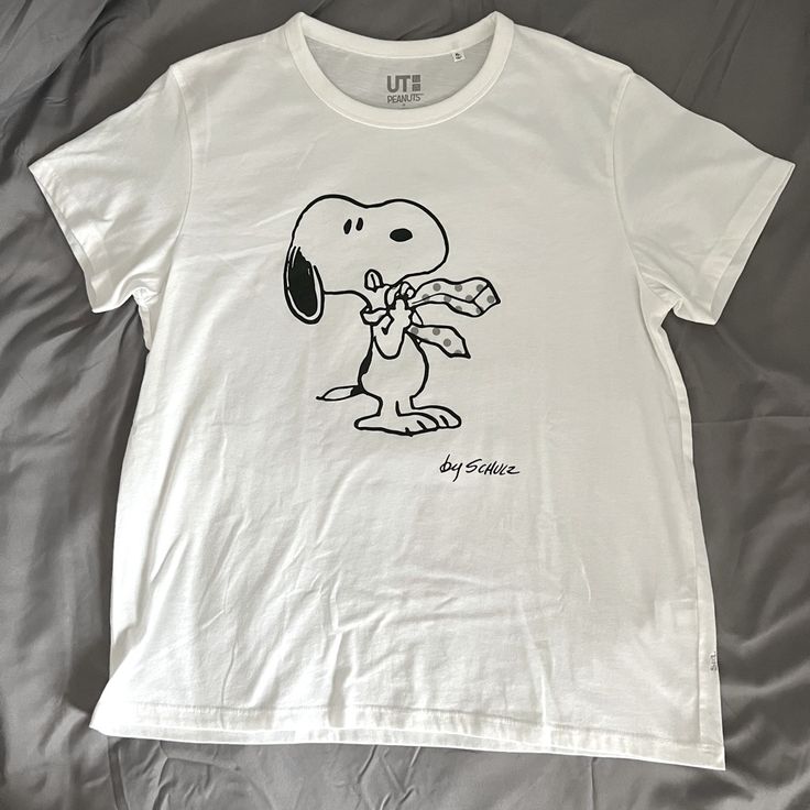 Uniqlo Everyday Peanuts Women’s T-Shirt Snoopy Print Nwot Never Worn/Used Uniqlo Casual Graphic Print T-shirt, Uniqlo Casual Crew Neck T-shirt, Uniqlo Clothes, Uniqlo Outfit, Snoopy Print, Snoopy Shirt, Uniqlo Tops, Uniqlo Women, Peanuts Snoopy