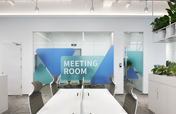 the meeting room is clean and ready to be used