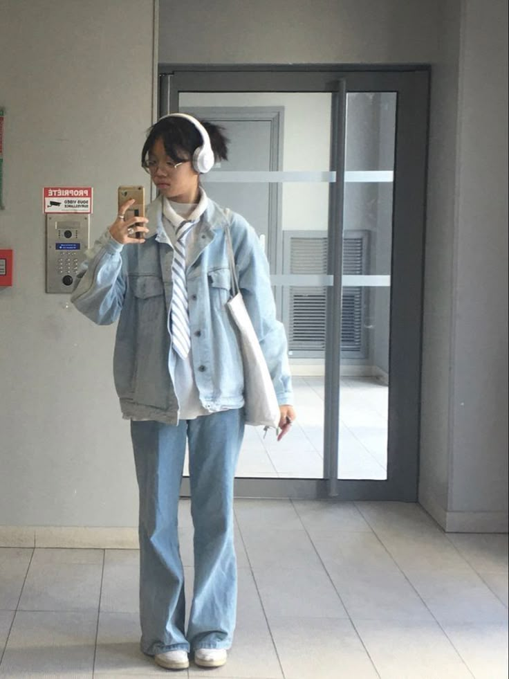 Blue And White Jacket Outfit, Wide Leg Jeans Inspo Outfit, Jean Jacket Korean Outfit, Colourful Outfit Aesthetics, Blue Jacket Outfits Aesthetic, White Shirt And Jeans Outfit Aesthetic, Asian Jeans Outfit, Blue Light Jeans Outfit, Light Blue Jeans Jacket Outfit