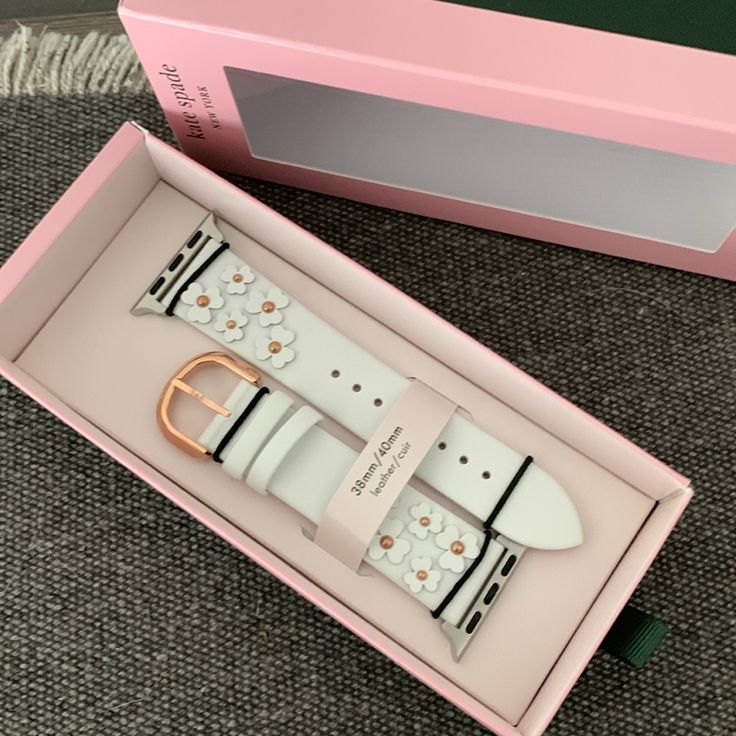 New In Box. Kate Spade Leather Watch Band. Beaded Flowers. White And Rose Gold. Fits 38mm/40mm Watch. Kate Spade Apple Watch Band, Apple Watch Bracelet Band, Rose Gold Apple Watch, Pearl Earring Set, Kate Spade Watch, Apple Watch Bracelets, Pink Watch, Gold Watches Women, Leather Watch Band