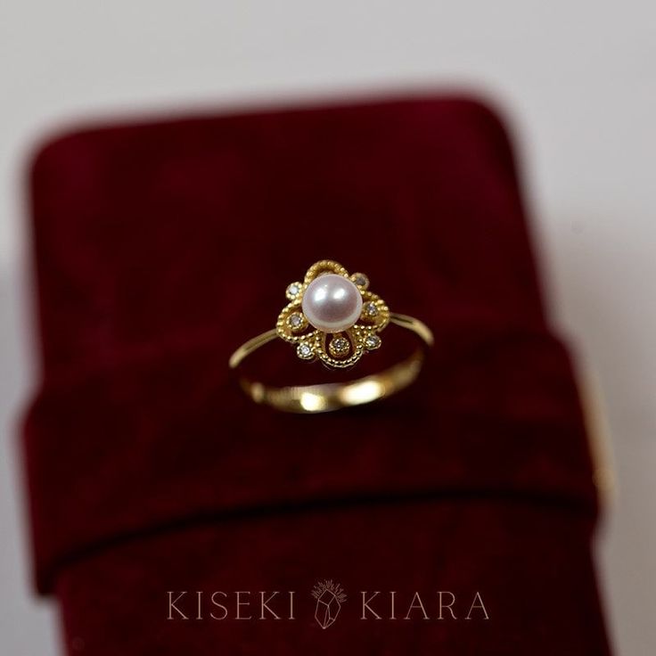 Vintage French Lace Natural Freshwater Pearl Ring, 14K Real Gold Ring, Classic Four Leaf Clover Clutch Moissanite Diamond Ring, Promise Ring DETAILS ♡⃛ ⃛ Main stone: Freshwater Pearl; approx. 5.5~6mm Side stone: Moissanite/ Diamond Band width: 1.5mm Band thickness: 1.2mm OUR GEMSTONES ♡⃛ ⃛ At Kiseki Kiara, we use both precious and semi-precious stones throughout our jewelry designs, with each stone set-by-hand in our workshop. We carefully source gemstones for their quality and color ensuring yo Wedding 14k Gold Brilliant Cut Pearl Ring, 14k Gold Pearl Ring With Rose Cut Diamonds, 14k Yellow Gold Pearl Ring With Center Stone, Formal 14k Gold Pearl Ring With Rose Cut Diamonds, 14k Stamped Pearl Wedding Ring, Elegant 14k Stamped Diamond Ring For Marriage, Formal 14k Gold Pearl Ring With Halo Setting, Elegant 14k Stamped Diamond Marriage Ring, Elegant Yellow Gold Cluster Ring For Marriage