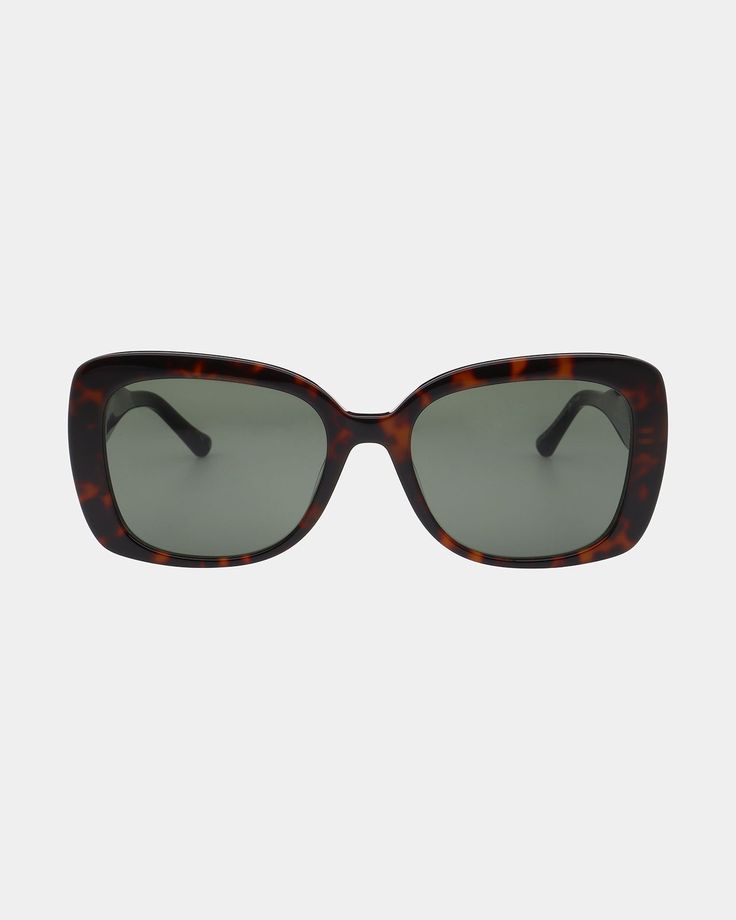 Spread your wings with butterfly frames that add a feminine flair to your everyday sunnies. Accented with wavy beach details and a luxe tortoise-shell look. Beach Details, Florence By Mills, Butterfly Sunglasses, Butterfly Frame, Ocean Wave, Millie Bobby Brown, Bobby Brown, Ocean Waves, Tortoise Shell