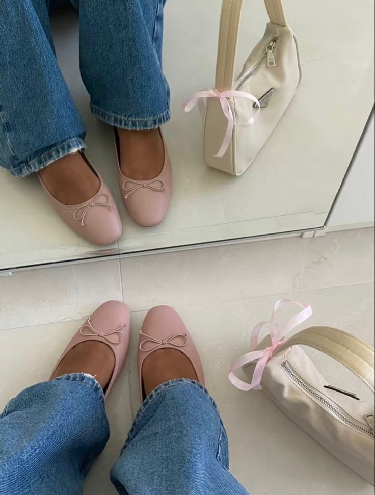 Pink Ballet Flats Outfit, Pumps Outfit, Pink Ballet Shoes, Ballet Flats Outfit, Pink Ballet Flats, Flats Outfit, Pink Girly Things, Shoe Inspo, Blair Waldorf