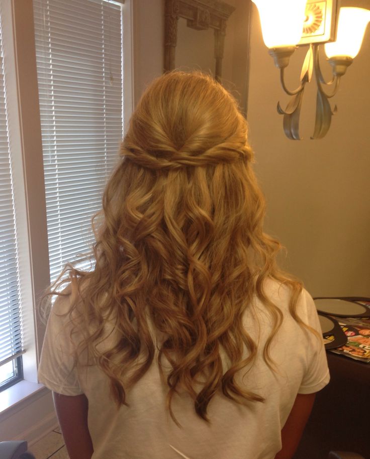 Braid Half Up Half Down Wedding, Half Up Half Down Bridesmaid Hair Short, Half Up Formal Hair, Christening Hairstyles, Prom Half Up Hair, Short Hair Blowout, Fall Balayage, Braid Half Up Half Down, Hair Half Up Half Down