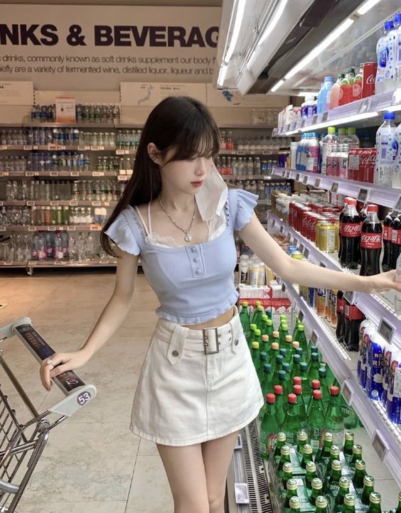 Korean Outfits With Skirt, Korean Outfits Casual Skirts, Cute Skirt Outfits Korean, Acubi Skirt Fits, Cute Ootd Korean, Kpop Skirt Outfit, Skirt Korean Outfit, Korean Outfits Skirts, Skirt Outfit Korean