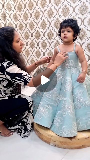 Wedding Outfits For Girl, Cotton Frocks For Kids Pattern, Frocks Design For Kids, Birthday Dress For Girls Kids, Frocks And Gowns For Kids, Frock Stitching Ideas For Kids, Kids Designer Dresses For Wedding, Gowns Dresses For Kids, Baby Girl Gown Designs