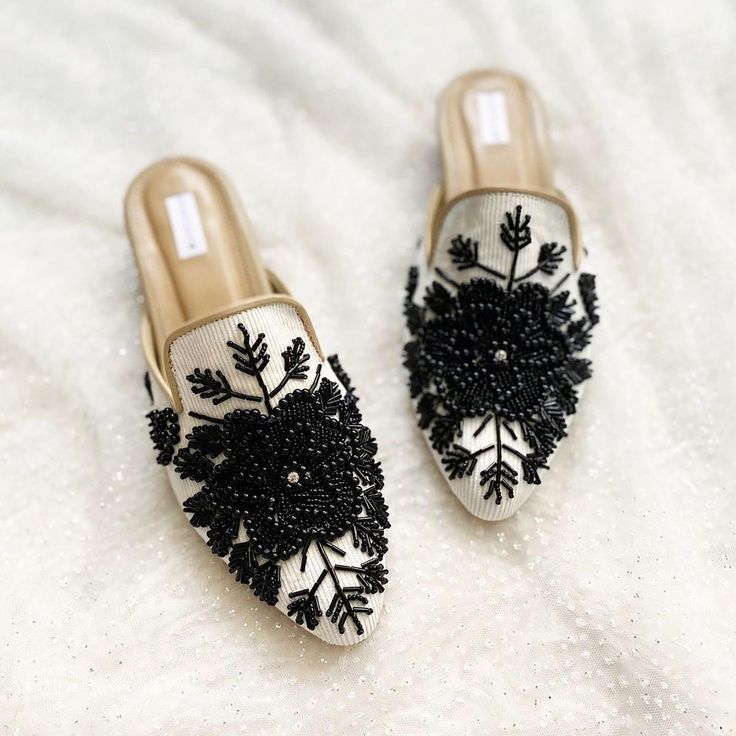 Boho Wedding Shoes, Fancy Flats, Clogs And Mules, Cinderella Shoes, Heart Shoes, Floral Sandals, Black And White Floral, Gorgeous Shoes, Footwear Design Women