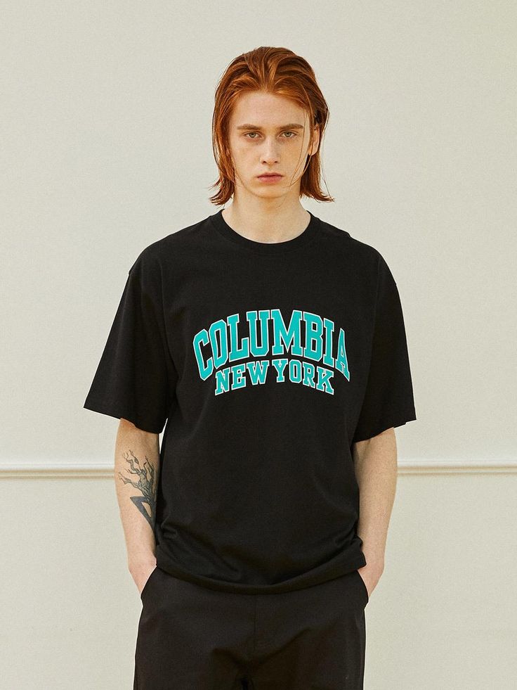 This is a casual and comfortable t-shirt by Columbia University that is made out of high quality and sturdy fabric. With unique design detail and trendy mood, you can style it for your casual and young daily outfit.- Semi oversized silhouette- Graphic print on the front - USA Flag Side Point label Columbia T Shirts, Cool Black Cotton T-shirt, Oversized Crew Neck College Style T-shirt, Oversized College Style T-shirt For Streetwear, Cool Black Tops With Graphic Design, Casual College T-shirt With Logo Print, Relaxed Fit College Style T-shirt For College, Relaxed Fit College Style T-shirt, College Style Relaxed Fit T-shirt