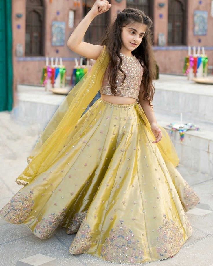 Kids Shadi Dresses, Lehenga For Girls 11-12, Kids Lehnga Dress Design, Girls Lehanga Design For Kids, Kids Wedding Dresses Indian, Lehnga Dress For Kids, Baby Lehanga Designs Kids, Wedding Dress For Kids Girl Indian, Baby Lehnga Design