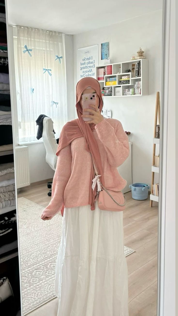 Muslim Girl Outfit Ideas, Aesthetic Clothes Modest, Skirt Outfits For Hijab, Hijabi Outfits With Skirts, Cute Hijabi Outfits Summer, Cute Outfits Hijab, Muslim Style Outfits, Outfit Ideas Muslim Girl, Girly Hijabi Outfits