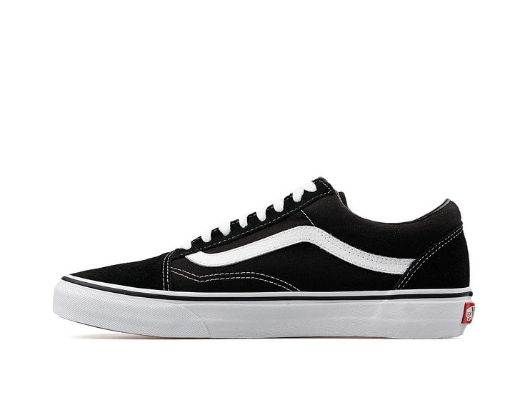 PRICES MAY VARY. Rubber sole Classic Skateboard, Old Skool Black, Vans Skate, Slip On Trainers, Skate Style, Skate Shoe, Unisex Shoes, Vans Sneakers, Vans Classic