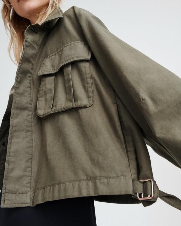 Army Jacket Women, Military Inspired Jacket, Jacket Ideas, Army Style, Soft Jacket, Army Fashion, Women Coats, Leather Jacket Outfits, Army Jacket