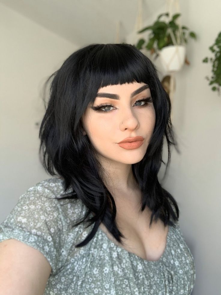 @hellglazer on Twitter, haircut inspo Goth Hairstyles, Gothic Hairstyles, Goth Hair, Punk Hair, Edgy Hair, Alternative Hair, Hair Inspo Color, Medium Hair Cuts, Dream Hair