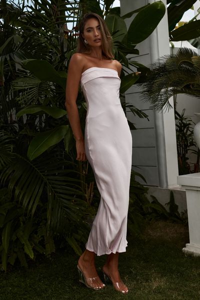 Featuring a classic slip style and a double folded strapless neckline, our Perez Long Midi Dress will be your go-to event dress. - Long midi length- Strapless neckline with gel tape- Double folded detail around neckline- Centre back invisible zipper- Lined without stretch- Fabric: 51% Viscose & 49% Rayon, Lining: 100% PolyesterPlease refer to care label for garment care instructions, Colours may appear slightly different to the website due to lighting, computer picture resolution and monitor settings. ~section~ Length: 113cm/44.5inches (Highest shoulder point to hem taken from size S). It is true to size. If you need more help with sizing, see our size guide or email us at sales@runawaythelabel.com ~section~ Mariah wears a size AU6 / XS / US 2 and is 178cm tall. White Strapless Midi Dress, Event Dresses Long, Dress Light Pink, Runaway The Label, Long Midi, Event Dress, Strapless Neckline, Strapless Midi Dress, Long Midi Dress