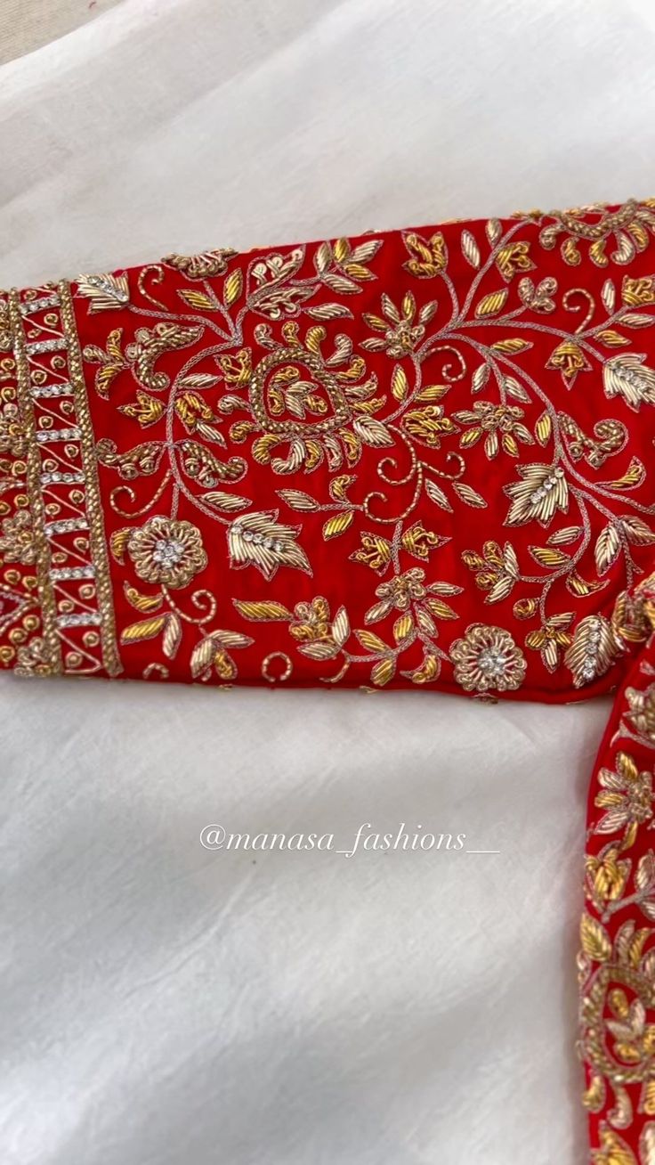 Intricately embroidered Red Bridal blouse Red Bridal Blouse, Red Blouse Design, Green Blouse Designs, Latest Bridal Blouse Designs, Latest Blouse Designs Pattern, Maggam Work Designs, New Saree Blouse Designs, Wedding Saree Blouse Designs, Traditional Blouse Designs