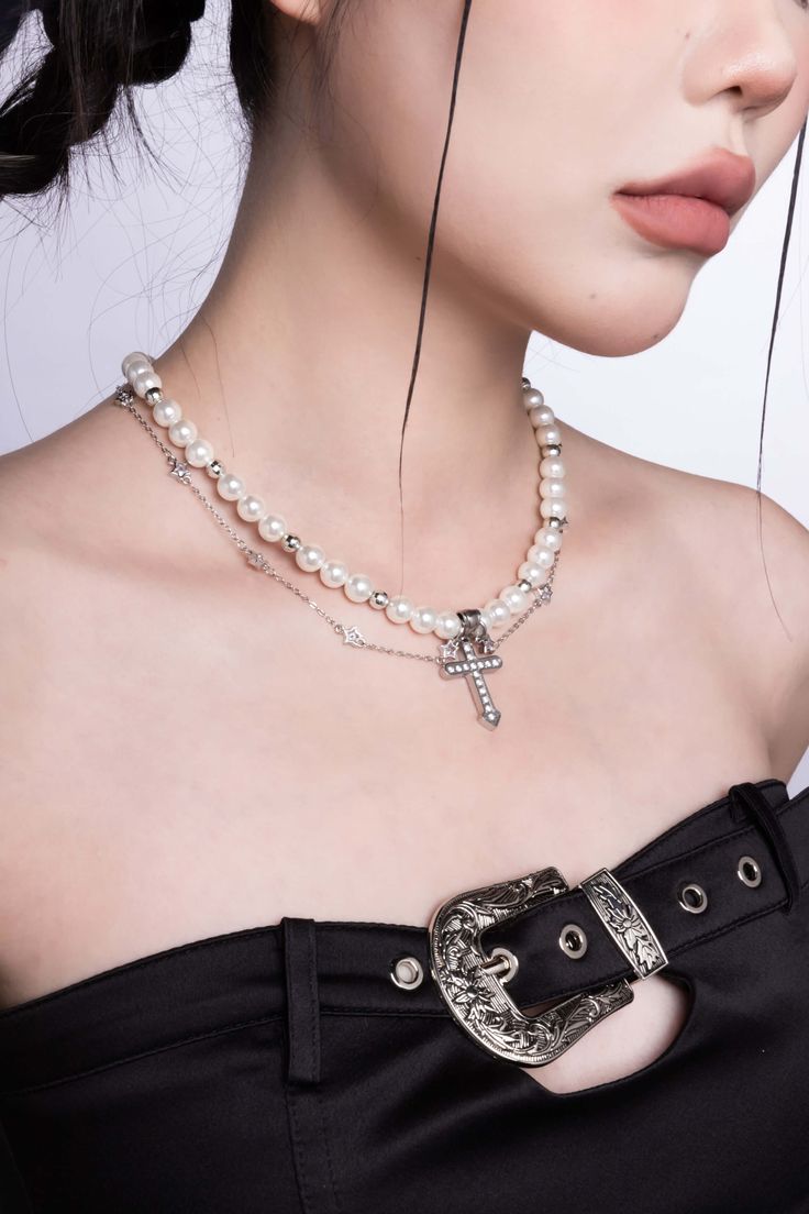 Introducing our Bold and Statement-making Baroque Cross Necklace, a piece that will surely catch everyone's attention! Made from high-quality titanium steel and adorned with natural pearls, this necklace is a unique blend of boldness and elegance. With a length of approximately 49cm (19.29 inches), this necklace sits comfortably on the collarbone and serves as a great statement piece to add to any outfit. The Baroque Cross Pendant is the centerpiece of this necklace, featuring intricate detailin Necklace Length Chart, Bracelet Size Chart, Buy Necklace, Fitness Bracelet, Style Savvy, Natural Pearls, Bracelet Sizes, Adjustable Rings, Cross Pendant