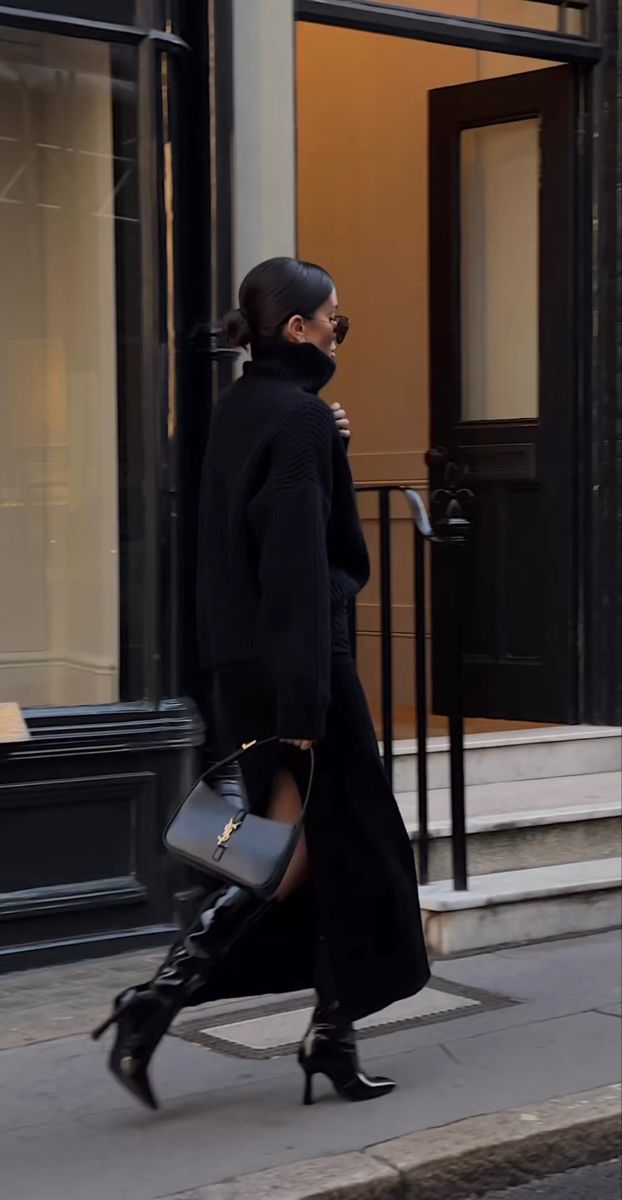 Cold Winter Outfits Aesthetic Classy, New York Business Woman Aesthetic, Florence Winter, Pr Job, Old Money Winter, Look Office, Monochromatic Fashion, Outfits Winter, Mode Inspo