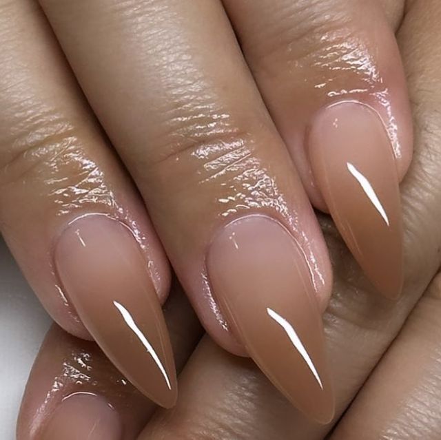 𝐒𝐊𝐘𝐄 | 𝒢𝑒𝓁 𝒳 𝒩𝒶𝒾𝓁𝓈 on Instagram: "♡ 🍫🤎🍂 ♡ length/shape: medium, rounded stiletto . . . . . . ♡ #nailsofinstagram #gelx #apresnails #nails #nailart #apres #nailinspo #nailsofig💅🏼 #inlandempirenails #ienailtech #explore #nailsbyskyelinh" Center Gradient Nails, Gel Nail Designs Round Shape, Nails Acrylic Almond Natural, Short Apres Gel X Nails, Apres Nail Ideas, November Nails Almond Shape, Fall Medium Length Nails, Different Color Ombre Nails, Butter Nails Trend