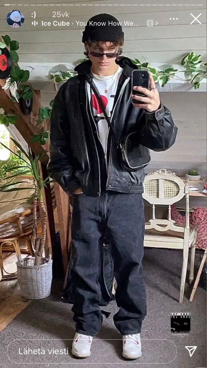 Men Fits Y2k, Comfortable Mens Fashion, Mens Fits Aesthetic, 90s Skater Fashion Men, Masc Y2k, Mens Grunge Fashion, Black Jeans Streetwear, Skater Boy Outfits Grunge, Mens Y2k Fashion