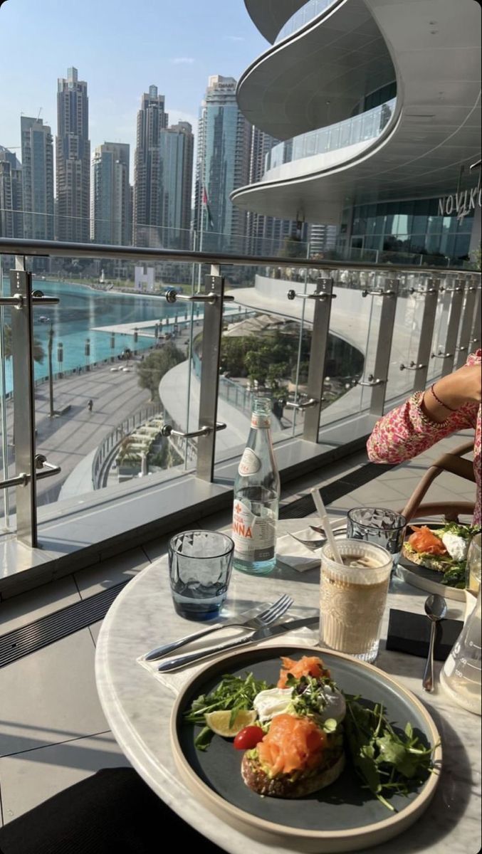 Dubai Food, Dubai Aesthetic, Living In Dubai, Dubai Life, Rich Lifestyle, Luxury Lifestyle Dreams, Dubai Travel, Future Lifestyle, Rich Life