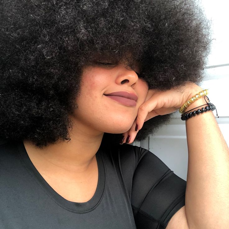 #afrohair #afro #afrolatina #curlygirl Afro Over Eyes, Afro That Covers Eyes, Afro Covering Eyes, Afro Hair Art, Afro Latina, Afro Girl, Afro Hair, Different Hairstyles, Curly Girl