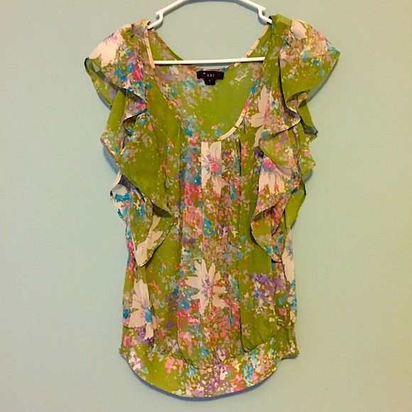 Green Blouse With Flowers. Size Small. Forever 21. Brand New Never Worn, Perfect Condition. Ruffle Sleeves. It Is A Very Cute Top. Perfect Spring Top. Has A Scrunched Band To Hold The Top In Place On The Bottom In The Back (Like Some Of The Beach Dresses). Multicolor Sleeveless Blouse For Spring, Forever 21 Feminine Blouse For Summer, Pink Sleeveless Blouse For Spring, Floral Print Sleeveless Blouse For Spring, Trendy Sleeveless Blouse For Spring, Green Sleeveless Blouse For Spring, Forever 21 Feminine Blouse For Spring, Forever 21 Short Sleeve Tops For Spring, Feminine Summer Blouse By Forever 21