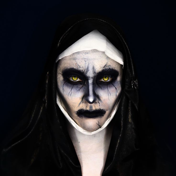 Valak Makeup Tutorial, The Nun Inspired Makeup, Scary Nun Halloween Costumes, Creepy Nun Costume, The Nun Valak Costume, Evil Nun Makeup Halloween, Zombie Nun Makeup, Nun Makeup Halloween Scary, Demon Nun Makeup