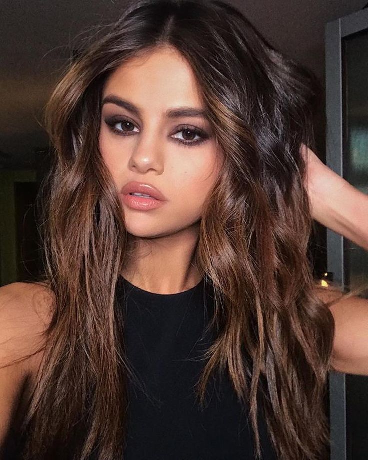 Cut Root Beer Hair, Hung Vanngo, Beer For Hair, Selena Selena, Selena Gomez Makeup, Selena Gomez Hair, Nice Hair, Red Party, Long Brown Hair