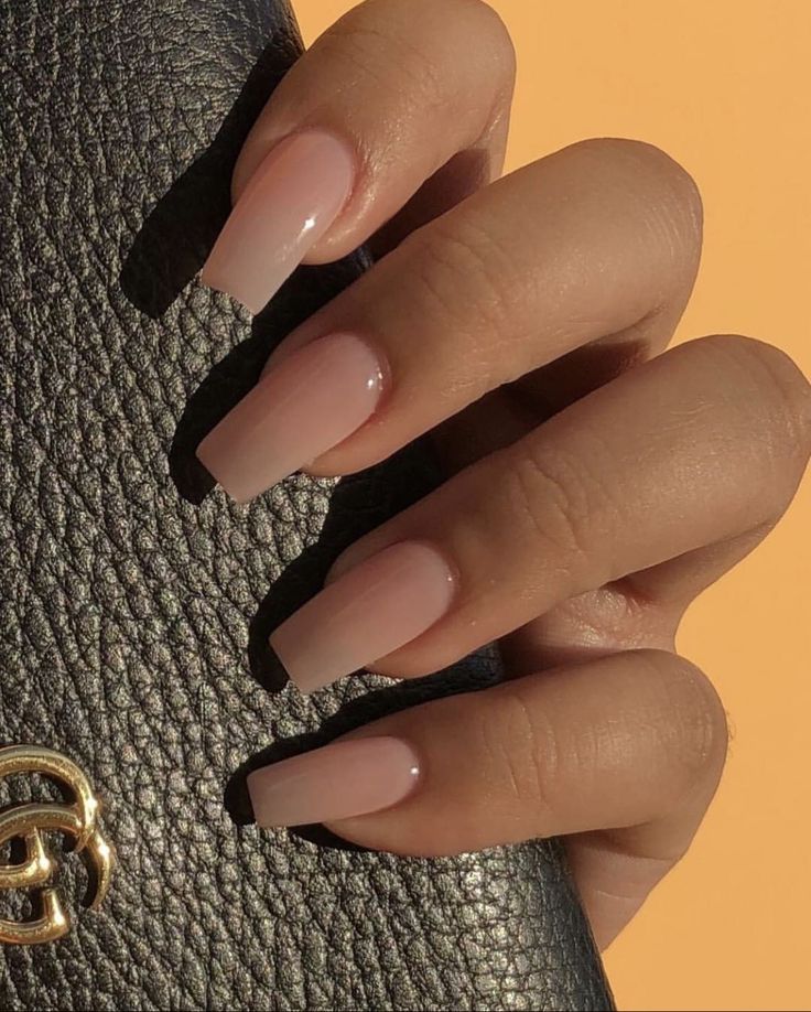 Ongles Beiges, Acrylic Nails Nude, Fancy Nails Designs, Beige Nails, Simple Gel Nails, Girly Acrylic Nails, Work Nails, Classy Acrylic Nails, Short Square Acrylic Nails