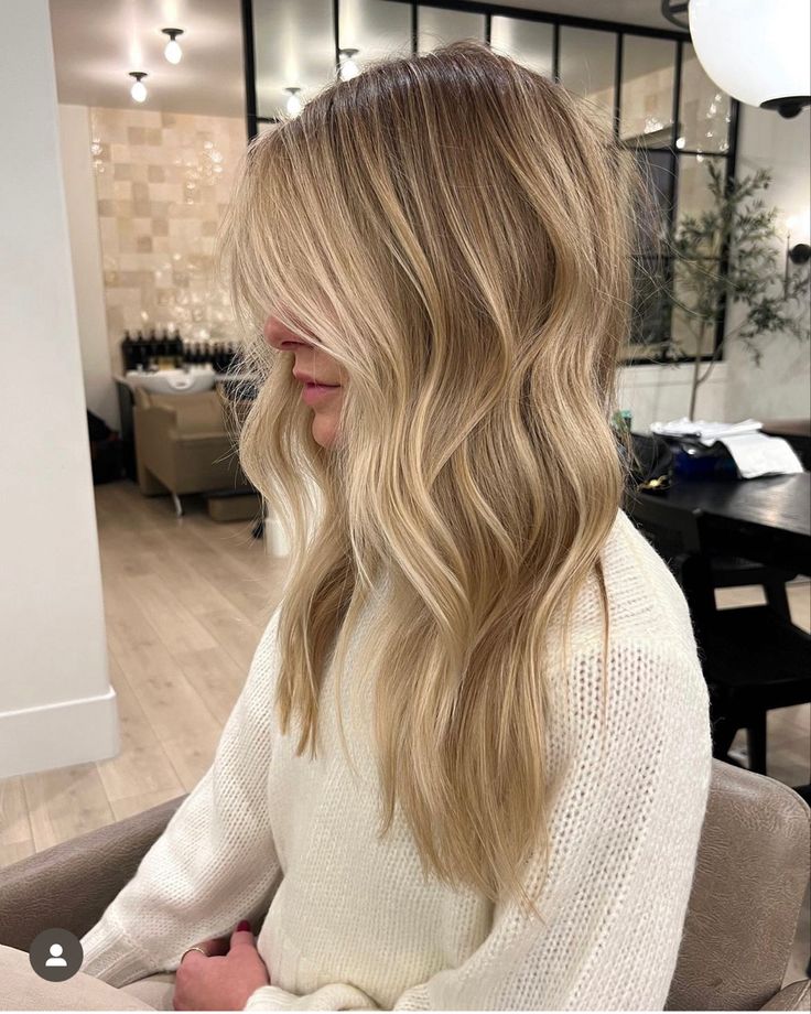 Summer Hair Dirty Blonde, Teasy Lights Blonde With Money Piece, Blonde Balayage Natural Roots, Blonde Hair Lived In, Little Blonde Highlights, Dirty Blonde With Blonde Highlights, Blonde Highlights Warm, Blonde With Depth, Short Natural Blonde Hair