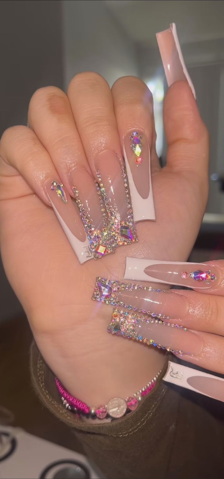 Baddie Nails Acrylic With Gems, Baddie Diamond Nails, Cute Blinged Out Nails, Xl Nails Design Simple, French Tip Bling Nails Rhinestones, Rhinstone Patterns Nails Long, Nail Jems Ideas, Bling Out Acrylic Nails, French Tip Acrylic Nails Rhinestones