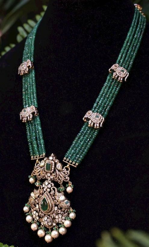 Polki Daimond Jwellery, Emeralds Beads Jewellery, Emerald Indian Jewellery, Beads Mala Jewelry Indian, Emralds Beeds Necklace, Joyalukkas Jewellery Necklaces, Emerald Jewelry Indian, Beads Necklace Designs Indian, Indian Beads Jewellery Design