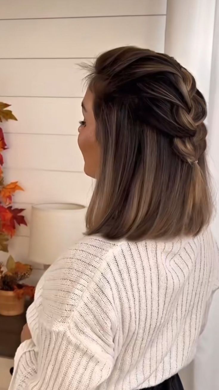 Half Up Braid, Hairstyles For Short Natural Hair, Color Ideas For Short Hair, Short Natural Hair, Hair Color Ideas For Blondes, Color Ideas For Blondes, Ideas For Short Hair, Hair Braid Videos, Hairdos For Short Hair