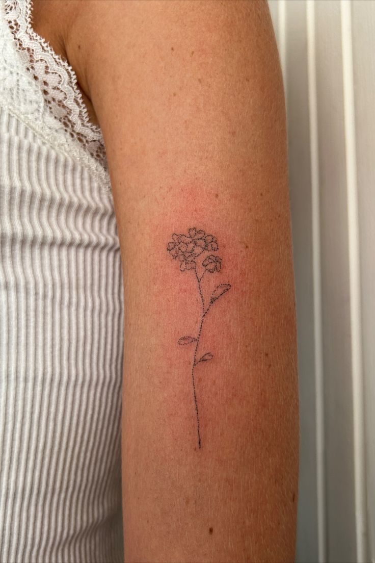 small tattoos flower summer ideas inspo inspiration idea fine line Tattoo Ankle, Stick And Poke Tattoo, Stick N Poke Tattoo, Poke Tattoo, Stick And Poke, Tat Ideas, Tattoo Inspo, Get A Tattoo, Cute Tattoos