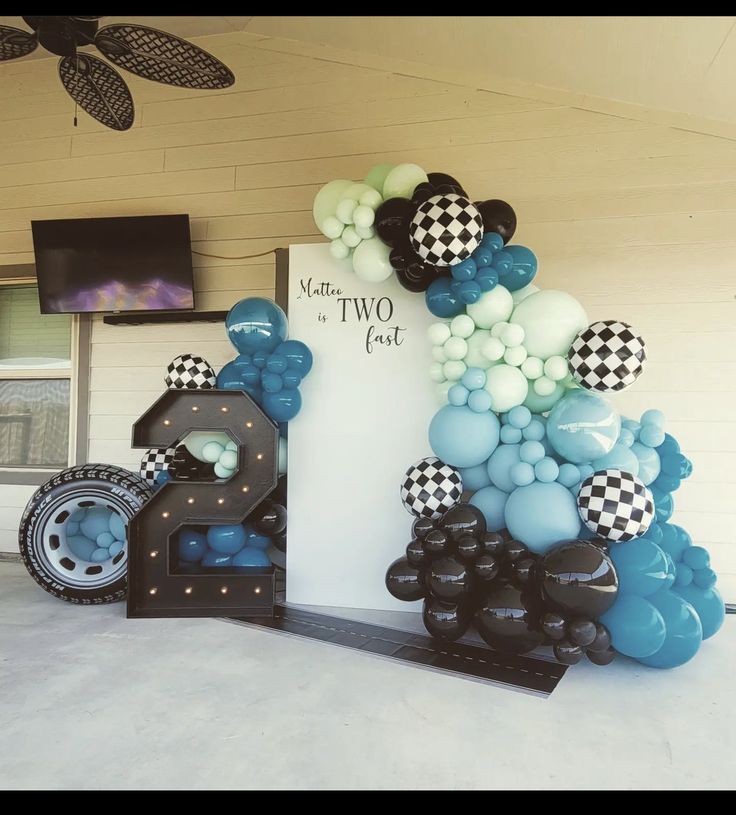 balloons are arranged in the shape of letters and numbers