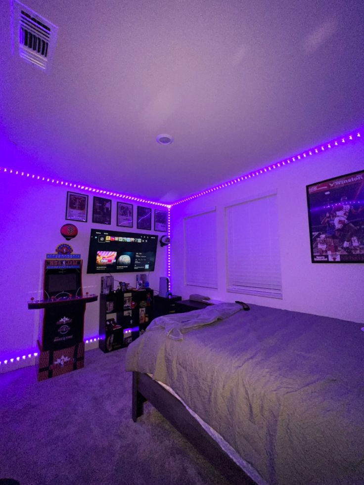 Cool room for guys Ua Dorm Room Bnha Ideas, Ua Dorm Room, Hypebeast Dorm Room, Mha Dorm Room, Chill Room Ideas Bedrooms, Boy Dorm Room, Dorm Room Blue, Mha Dorm, Hype Room