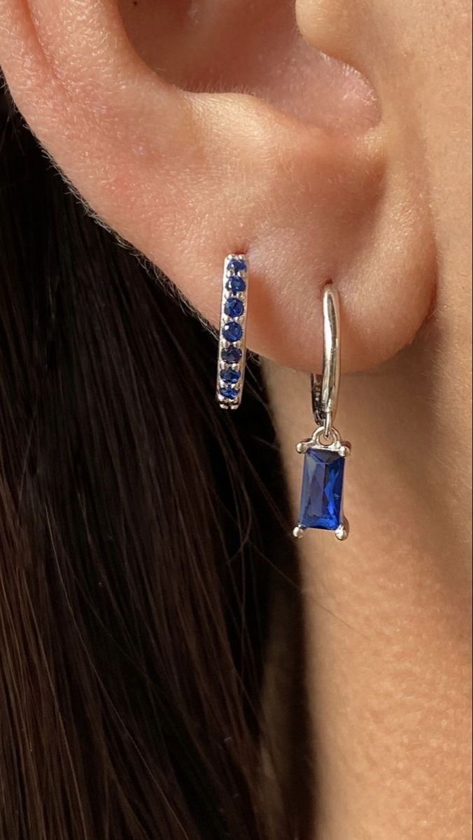 Pretty Ear Piercings, Blue Stones, Jewelry Accessories Ideas, Dope Jewelry, Classy Jewelry, Jewelry Lookbook, Piercing Tattoo, Girly Jewelry, Dream Jewelry