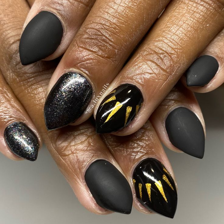 Black gel nails with shiny and matte black finish Black Panther Nails, Panther Nails, Panthers Nails, Black Gel Nails, Black Panther Wakanda Forever, Black Panther Wakanda, Wakanda Forever, Great Nails, Black Panther