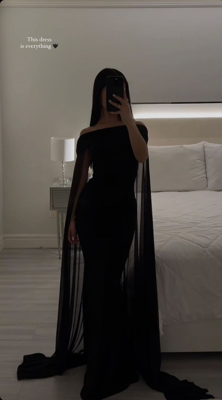 Dresses Long Black, Classy Evening Gowns, Prom Dresses Long Black, Classy Prom, Classy Prom Dresses, Chique Outfits, Stunning Prom Dresses, Elegant Dresses Classy, Looks Party