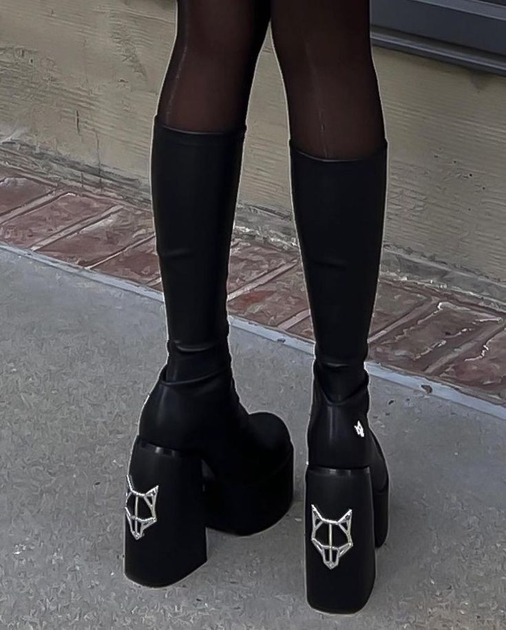 Naked Wolfe, Pretty Heels, Goth Shoes, Heels Aesthetic, Funky Shoes, Aesthetic Fits, Cute Heels, Girly Shoes, Shoe Inspo