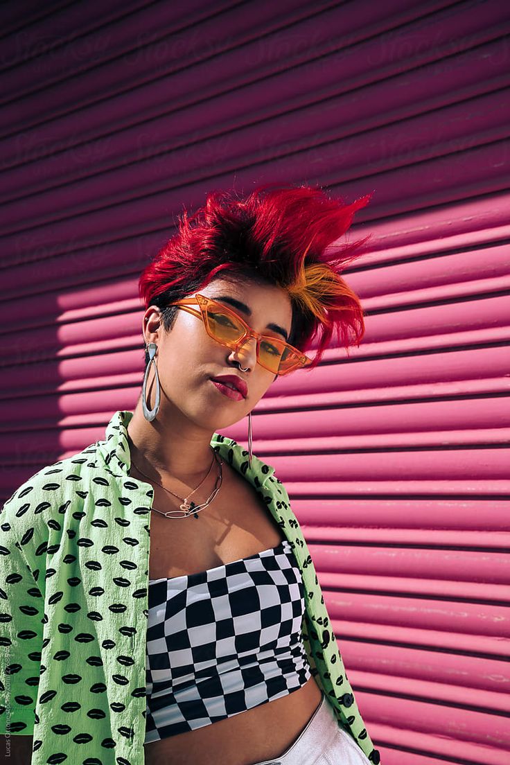 Young 'Generation Z' woman with multicolored hair wearing a cool fashion outfit in front of a pink wall. Z Generation Fashion, Generation Z Fashion, Generation Z Aesthetic, Gen Z Hairstyles, Genz Fashion, Dove Real Beauty, Z Generation, Genz Outfits, Do Hairstyles