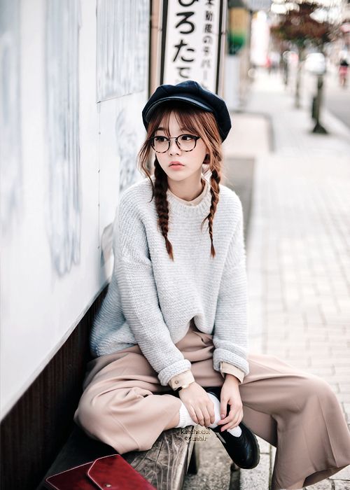 ulzzang pretty girl korean fashion Moda Ulzzang, Mode Boho, Hair Brown, Wearing Glasses, Ulzzang Fashion, Asian Style, Mode Vintage, Fashion Mode, Korean Outfits