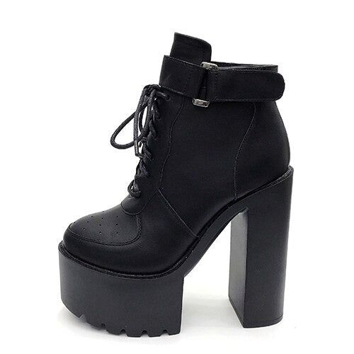 Best Techwear Boots are the perfect addition to any fashionista’s wardrobe! Featuring a black platform and sleek zipper design, these boots add an edge to any outfit. With ultra-plush high heels and comfortable lace up ankle fit, they provide the height and support you’re looking for, season after season. Whether you’re headed out for a night on the town or just need something durable and trendy in your everyday look, Best Techwear Boots has you covered. Plus, the beautiful finish ensures that y Techwear Female, Russian Shoes, Techwear Boots, Ankle Boots White, Platform Boots Women, Gothic Boots, Fall Winter Shoes, Black Platform Boots, Boots White