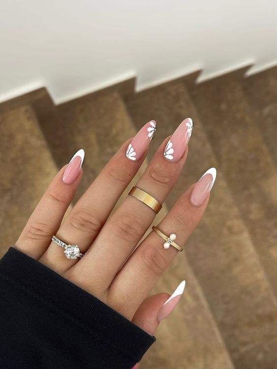 White Flower Nail Art Floral Design, White Frenchies With Flowers Nails, Fancy French Tips Nails, White Floral French Tip Nails, French Nail Flower, Nail Ideas Flowers Floral Design, French Nails Flower Design, Fancy French Nails Design, French And Flowers Nails