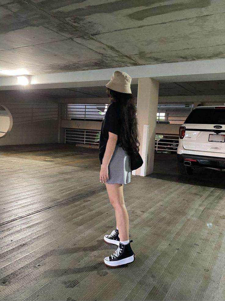 Converse Outfit Korean, Outfit Sepatu, Petite Ootd, High Converse Outfit, Converse Run Star Hike Outfit, Hike Converse, Converse Move, Denim Skirt Outfit Fall, Converse Platforms