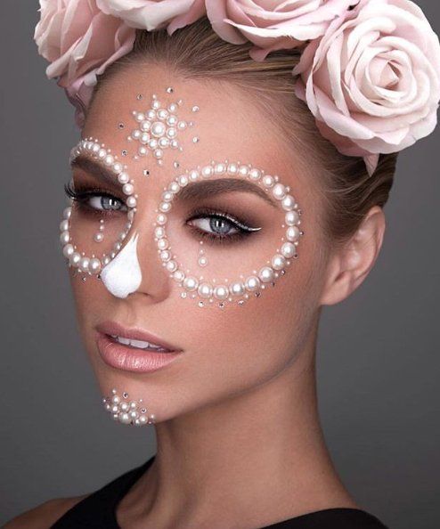 Beautiful Halloween Makeup, Halloween Makeup Sugar Skull, Fantasy Make-up, Make Carnaval, Halloweenský Makeup, Halloween Make-up Looks, Tutorial Eyeliner, Dead Makeup, Halloween Contact Lenses